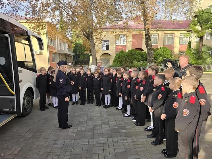 Более сотни школьников Сочи стали участниками урока безопасности в автобусе