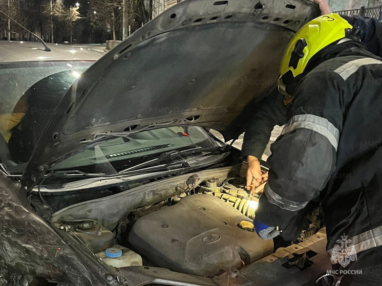 Два автомобиля Lada Granta не поделили дорогу в центре Калуги