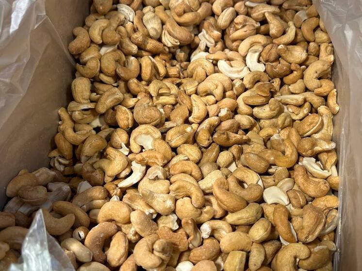 Петербуржцам посоветовали обязательно мыть орехи кешью перед употреблением