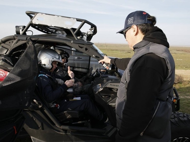 Глава Калмыкии дал старт чемпионату России по ралли-рейдам.