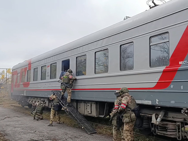 В Орловской области росгвардейцы отработали действия по освобождению заложников в поезде