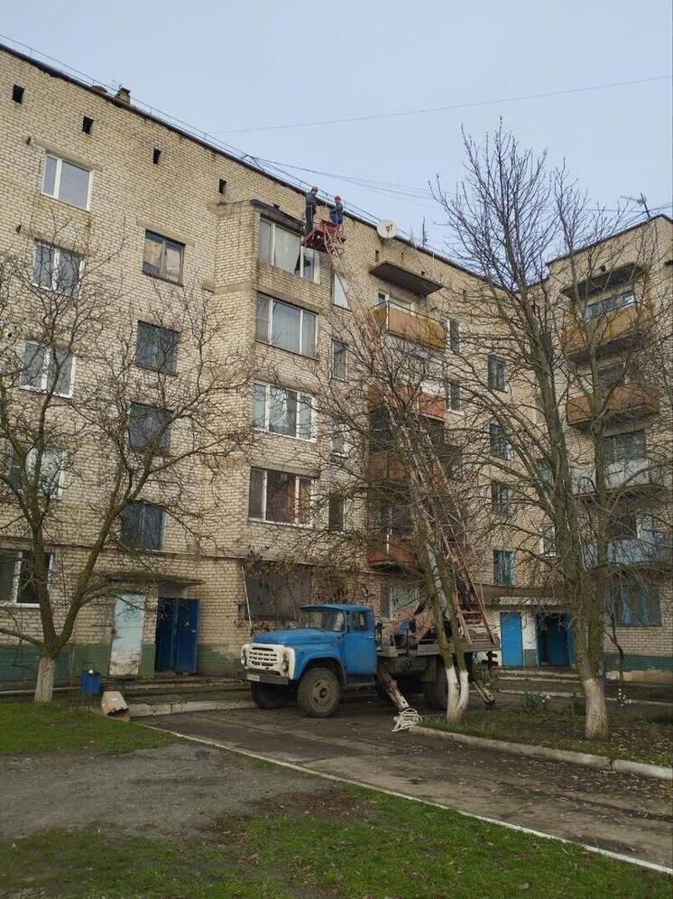Севастопольские строители устранили аварию на лоджии в Новобогдановке