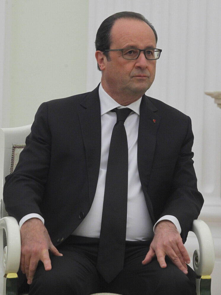 Экс-президент Франции Олланд: В плане Трампа  Европа стала осаждённым зрителем