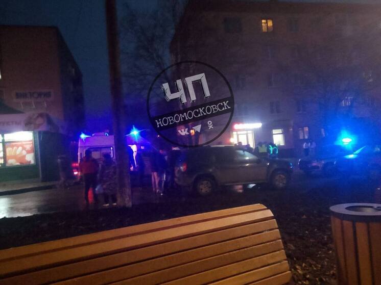 В Новомосковске на конечной остановке произошло жестокое нападение с ножом