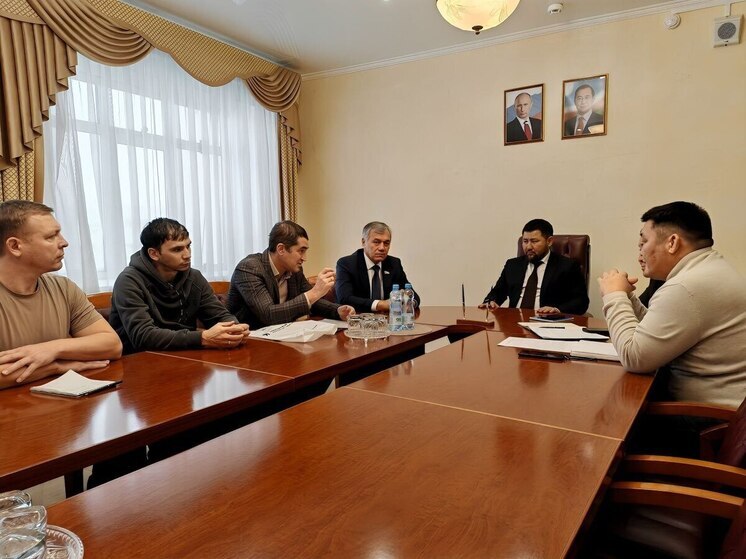 В Якутске обсудили развитие хоккея в столице