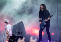 Звезды, и в попе, и в роке, бывает, зарабатывают не только музыкой