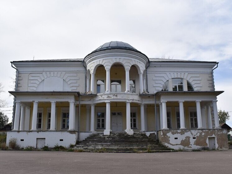 Историческая усадьба Стаховичей ушла с молотка за 8,5 млн рублей