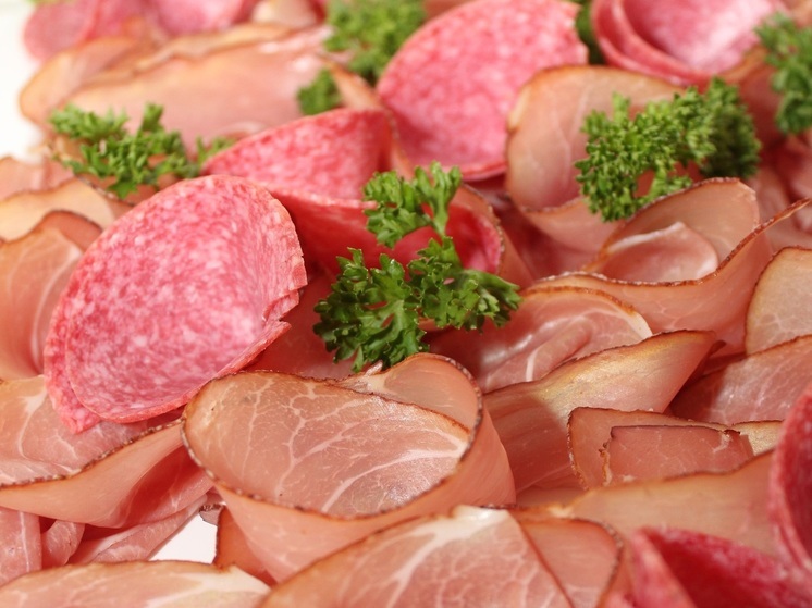 В Воронежской области подорожали сосиски, сардельки и колбаса