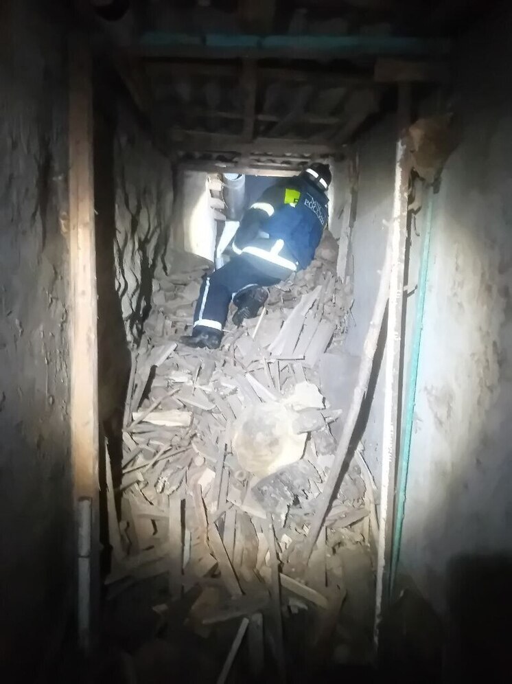 В Каховке под обстрелом ВСУ загорелся дом, времянка и сарай