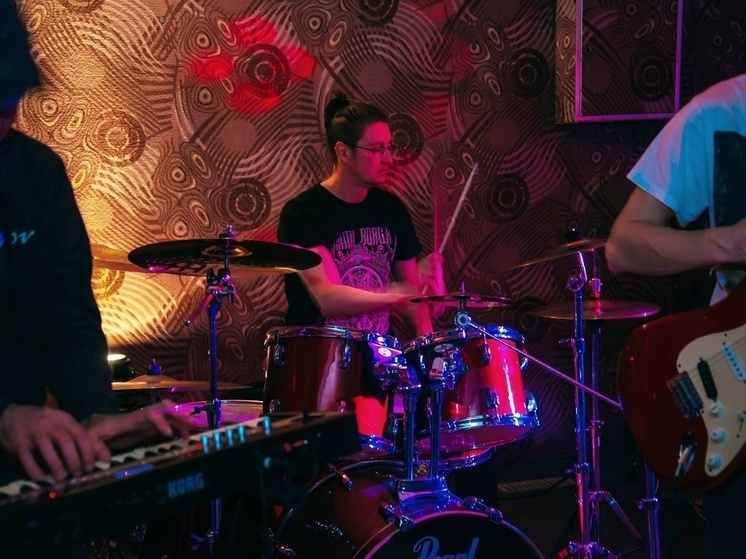 "Когда все запрещено, это дико скучно": следователь Следкома и рок-музыкант Юрий Коваль о смыслах, дэт-металле, молодежи и активистах