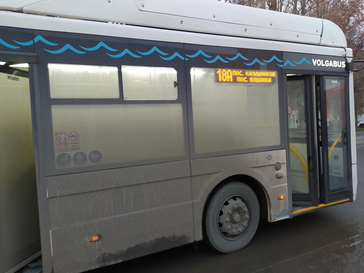 Саратовцы жалуются на грязные окна автобусов 18А