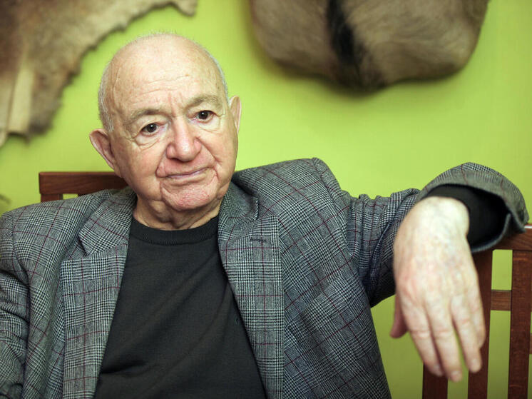 Весь мировой спорт понес невосполнимую утрату. Поздно вечером 23 ноября на сотом году жизни в Москве скончался величайший футболист, тренер, олимпийский чемпион 1956 года, первый вице-президент Российского футбольного союза, замечательный человек Никита Павлович Симонян. Мы все осиротели.