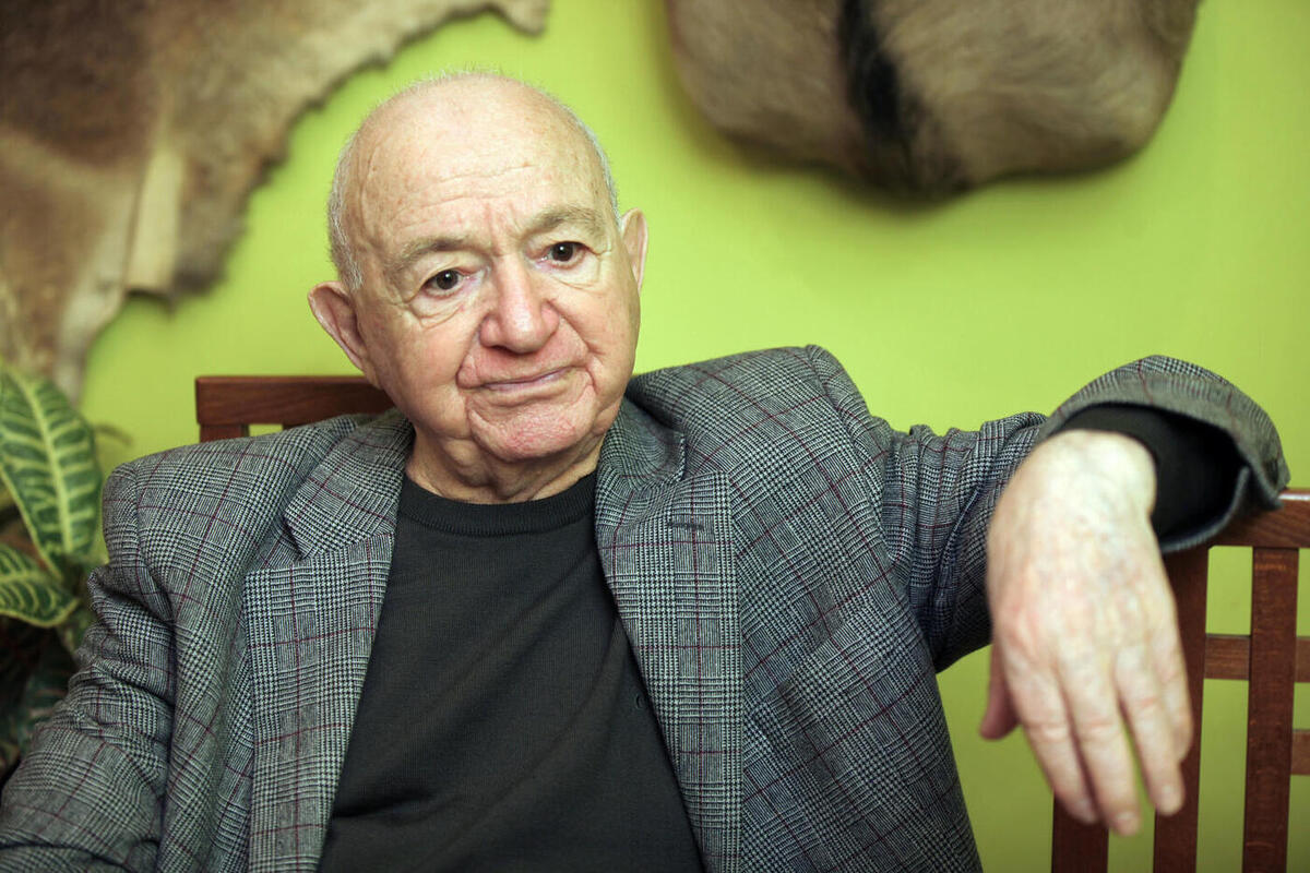 Весь мировой спорт понес невосполнимую утрату. Поздно вечером 23 ноября на сотом году жизни в Москве скончался величайший футболист, тренер, олимпийский чемпион 1956 года, первый вице-президент Российского футбольного союза, замечательный человек Никита Павлович Симонян. Мы все осиротели.