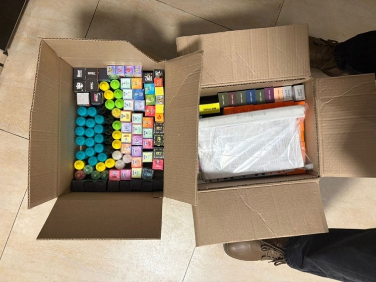 На вейпах в НАО обнаружили не подпадающие под требования стикеры