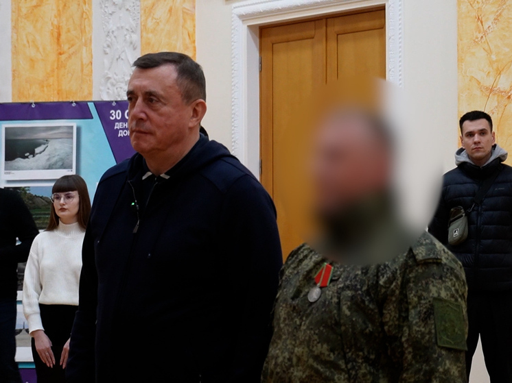 Губернатор Сахалина вручил награды военным в зоне СВО и привез новое оборудование