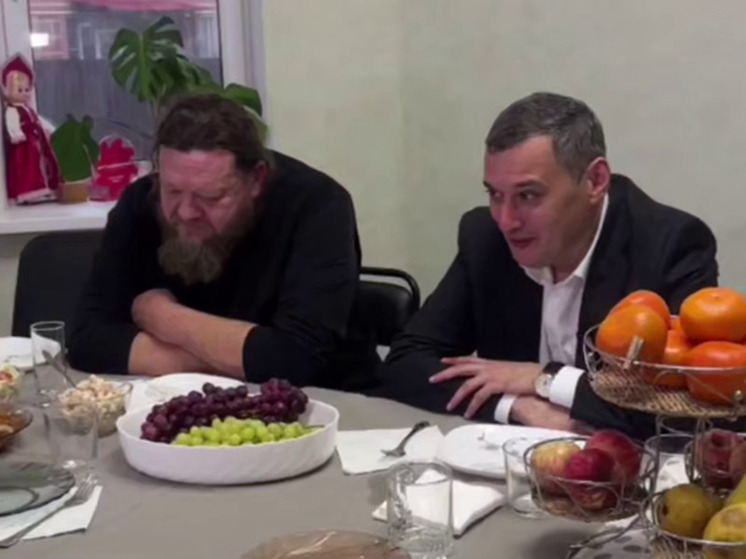 Губернатор Курской области поздравил с новосельем семью священника-спасителя из Суджи