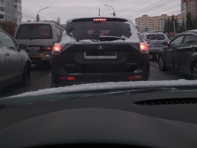 Десятибалльные пробки сковали Омск утром 24 ноября