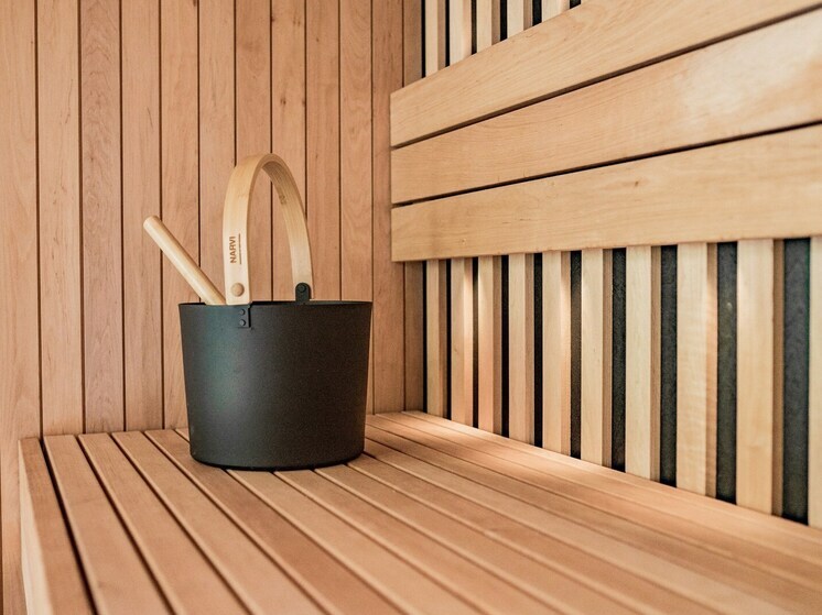 В Улан-Удэ подросток похитил деньги у девушки в сауне