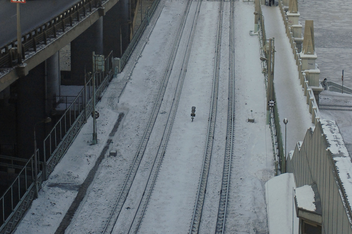 Ледяной дождь парализовал железнодорожное сообщение в Москве