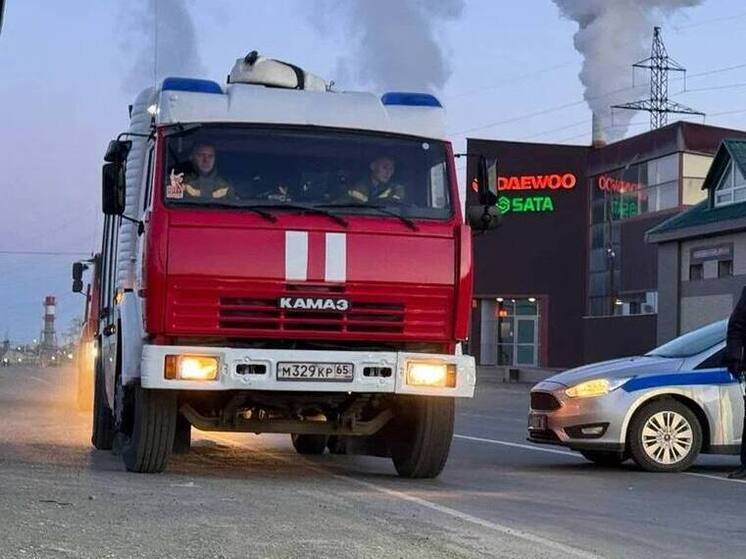 В Южно-Сахалинске оштрафовали водителя, заблокировавшего проезд пожарной машине