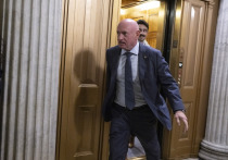 Сенатор США призвал республиканцев перестать молчать из-за угроз Трампа в адрес демократов