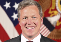 В последние дни одним из ньюсмейкеров стал новый американский спецпредставитель по украинскому кризиса Дэн Дрисколл, которого именуют бывшим "специалистом Трампа по беспилотникам" и маловероятной кандидатурой для мирного соглашения с Украиной