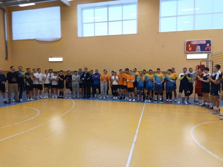 В Бокситогорске прошел турнир по волейболу памяти С.И. Чистякова