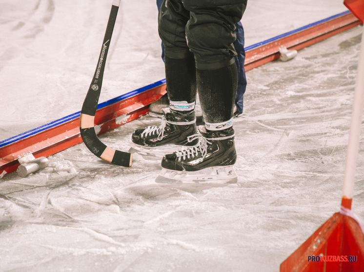 Клюшка Кирилла Капризова с автографом продается за два миллиона рублей