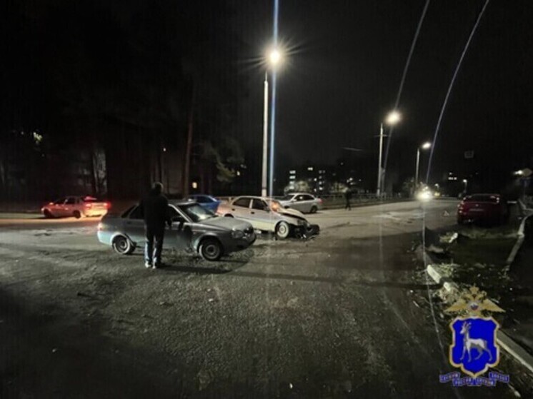 2 водителей пострадали в ДТП с 3 машинами в Самарской области вечером 23 ноября
