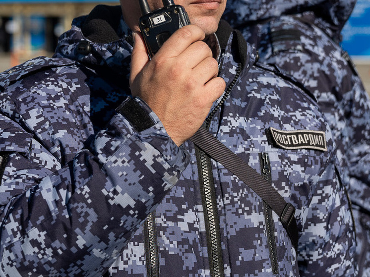 «Погулял на 5 тысяч» и попытался уйти: в Пензе росгвардейцы задержали посетителя ночного клуба