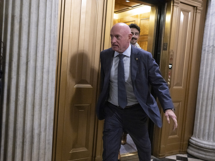 Сенатор США призвал республиканцев перестать молчать из-за угроз Трампа в адрес демократов