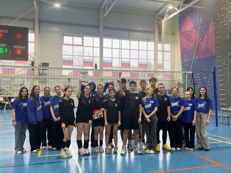 В Серпухове прошел волейбольный турнир «Стенка на стенку - школа на школу»