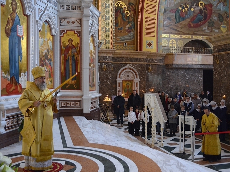 Архиерейская литургия прошла в главном храме Калининграда