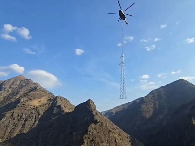 Вертолеты помогают реконструировать ЛЭП в высокогорье Дагестана