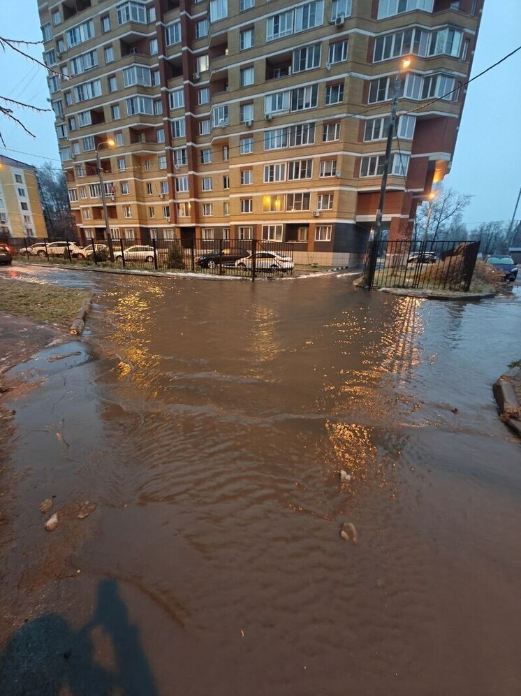 Ледяной дождь парализовал движение электричек в подмосковной Лобне