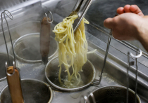 Выяснились новые подробности массового отравления школьников в Центральном университете, где в выходные дни проходили соревнования для подростков — компьютерный марафон