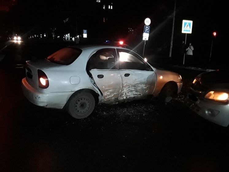В Белгороде в аварию попали две автоледи: пострадала молодая пассажирка