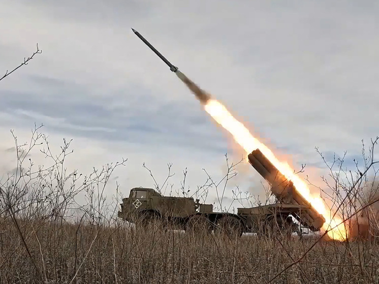 «Ураганный» огонь разбирает бетонные укрытия и позиции ВСУ