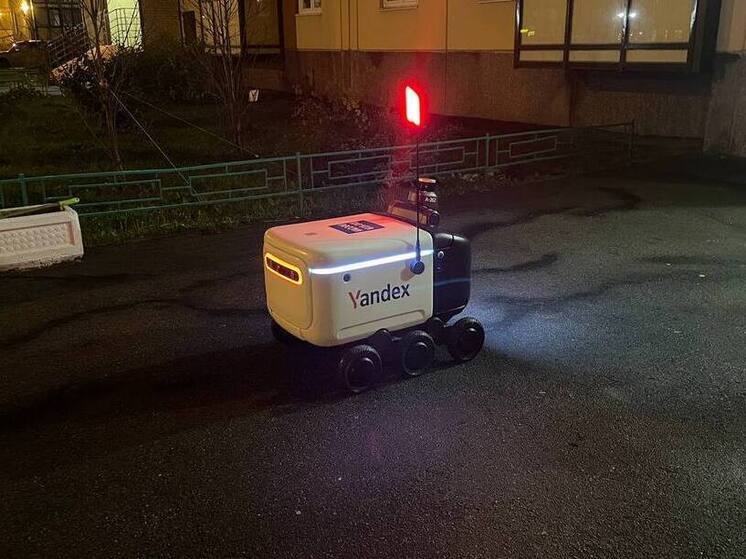 Роботы-доставщики вышли на работу за пределами Мурино