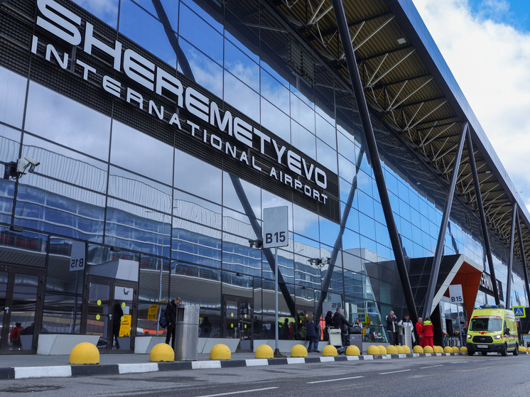 Аэропорт Шереметьево ограничил работу