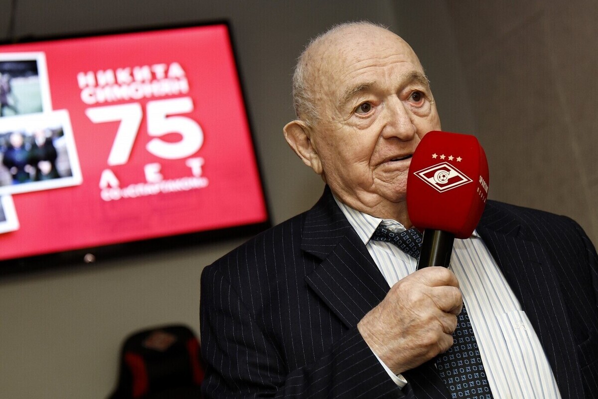 Один из лучших футбольных вратарей мира, бронзовый призёр чемпионата мира 1966 года, двукратный чемпион СССР и двукратный обладатель Кубка страны Анзор Амберкович Кавазашвили в беседе с %22МК-Спорт%22 выразил соболезнования в связи со смертью легенды отечественного футбола Никиты Павловича Симоняна