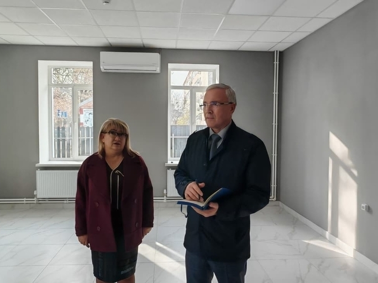 Депутат Кузнецов оценил ход капремонта краеведческого музея в Каневском районе