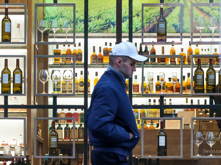 Замсекретаря ОП РФ Гриб предложил ввести мораторий на повышение цен на алкоголь в Новый год