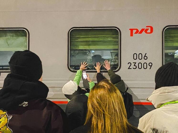 Мурманские школьники отправились в профильную смену «Дорога Победы»