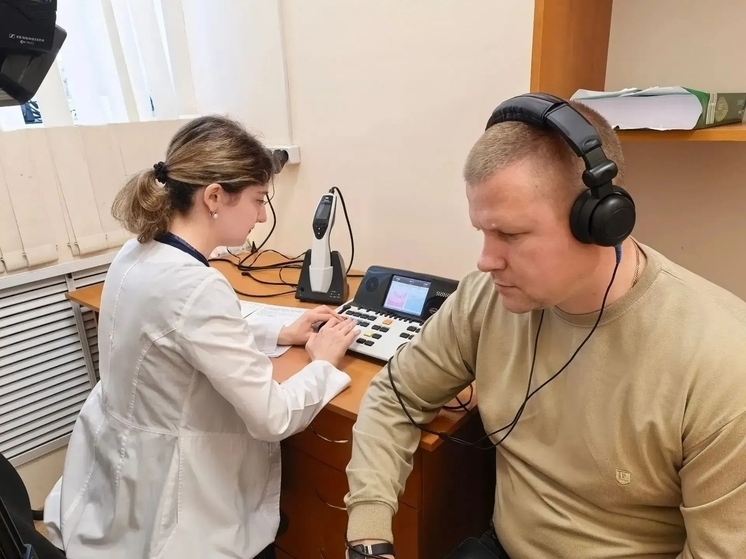 Астраханским ветеранам СВО помогают вернуть утраченный слух