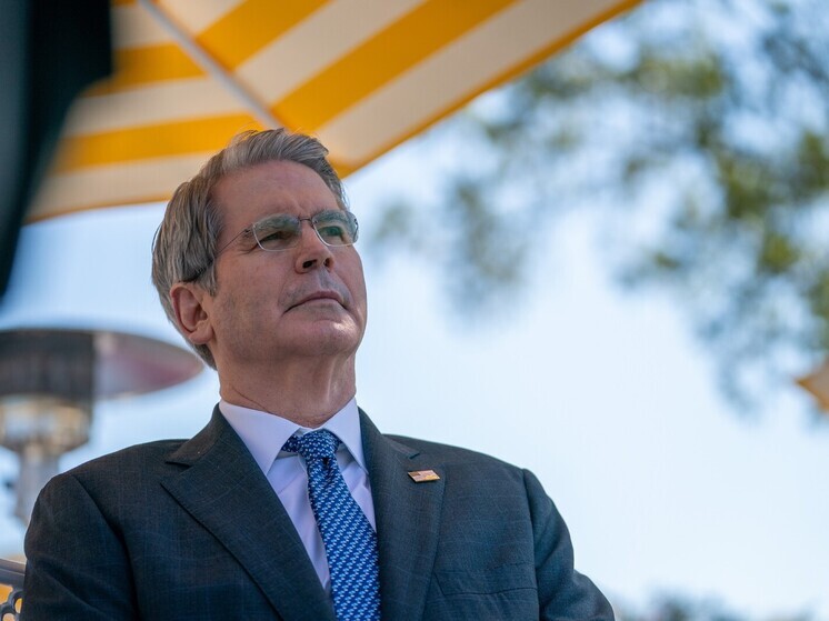 Министр Бессент: экономика США избежит рецессии