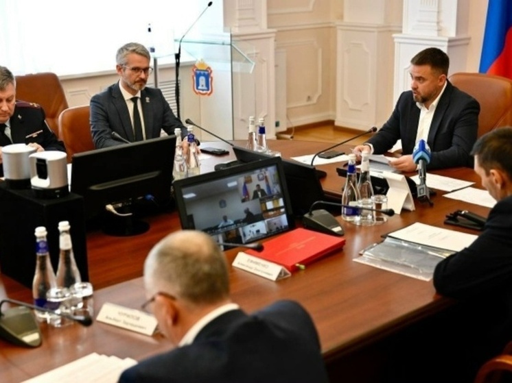 Тревожные цифры: в тамбовских городах не хватает сотен единиц спецтехники для уборки снега