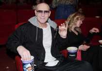 Голливудский актер, работавший со Спилбергом и Тарантино, пытается скрыть новые отношения, но безуспешно