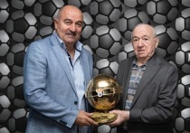 В воскресенье, 23 ноября 2025 года, ушёл из жизни Никита Павлович Симонян, олимпийский чемпион 1956 года в Мельбурне в составе сборной СССР, четырехкратный чемпион и двукратный обладатель Кубка СССР, лучший бомбардир в истории московского «Спартака». Как тренер трижды становился чемпионом СССР и четыре раза выигрывал Кубок страны, возглавлял сборную СССР. С 1992 года занимал пост первого вице-президента РФС.