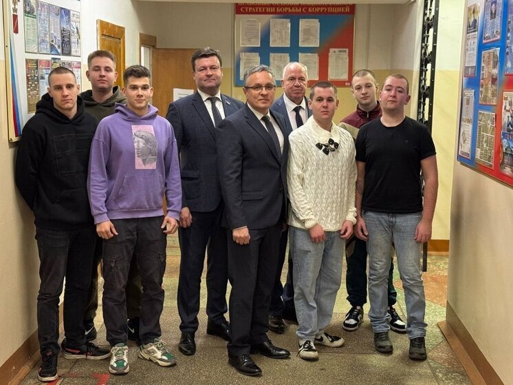 Калужские призывники отправились служить на Балтийский флот